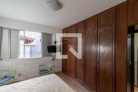 Casa à venda com 360m², 4 quartos e 2 vagasSuíte