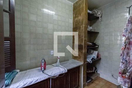 Casa à venda com 360m², 4 quartos e 2 vagasLavanderia