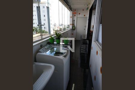 Apartamento à venda com 166m², 4 quartos e 3 vagas Apartamento à venda com 166m², 4 quartos e 3 vagasÁrea de Serviço