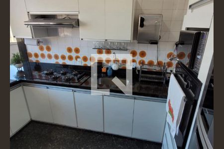 Apartamento à venda com 166m², 4 quartos e 3 vagas Apartamento à venda com 166m², 4 quartos e 3 vagascozinha