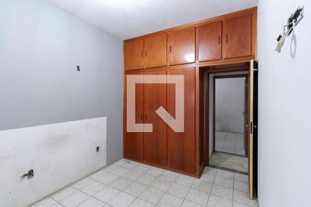 Casa à venda com 324m², 3 quartos e 4 vagasQuarto 2