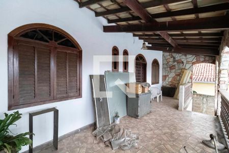 Casa à venda com 324m², 3 quartos e 4 vagasVaranda