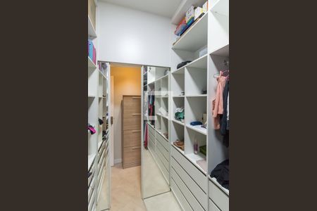 Casa à venda com 390m², 3 quartos e 4 vagasQuarto 3 Suíte - Closet