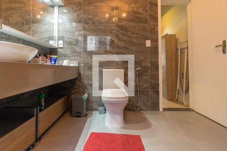 Casa à venda com 390m², 3 quartos e 4 vagasBanheiro da Suíte