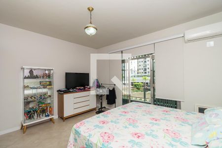 Casa à venda com 390m², 3 quartos e 4 vagasQuarto 3 Suíte