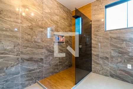 Casa à venda com 390m², 3 quartos e 4 vagasBanheiro da Suíte