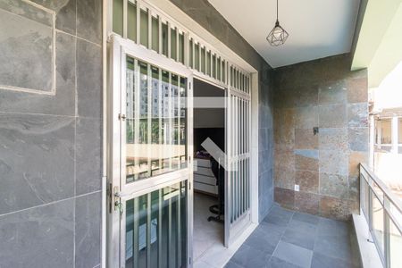 Casa à venda com 390m², 3 quartos e 4 vagasVaranda da Suíte