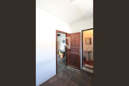 Casa à venda com 315m², 5 quartos e 3 vagasQuarto de Serviço