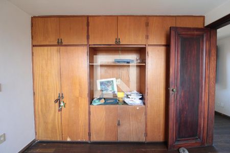 Casa à venda com 315m², 5 quartos e 3 vagasQuarto 1