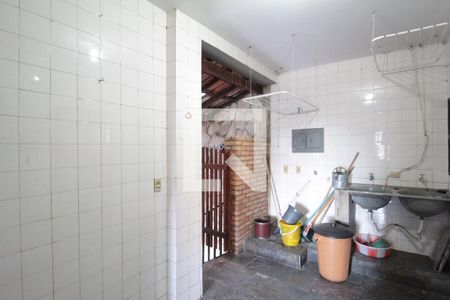 Casa à venda com 315m², 5 quartos e 3 vagasArea de Serviço