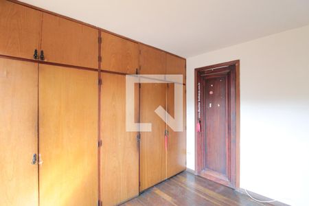 Casa à venda com 315m², 5 quartos e 3 vagasSuite 2