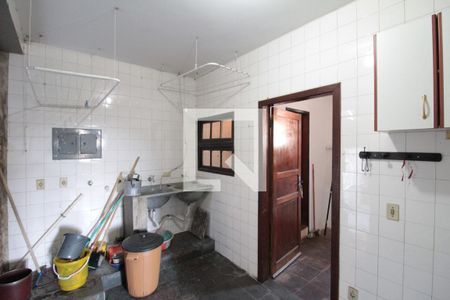 Casa à venda com 315m², 5 quartos e 3 vagasArea de Serviço