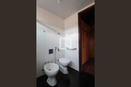 Casa à venda com 315m², 5 quartos e 3 vagasBanheiro da Suite 1