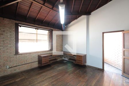 Casa à venda com 315m², 5 quartos e 3 vagasQuarto 2