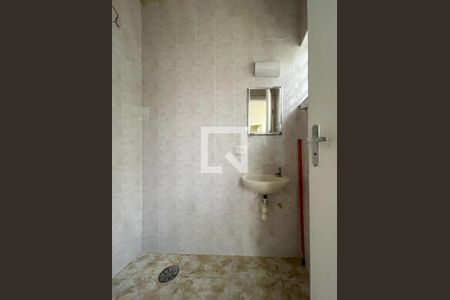Casa para alugar com 120m², 2 quartos e 2 vagas Casa para alugar com 120m², 2 quartos e 2 vagasBanheiro de Serviço