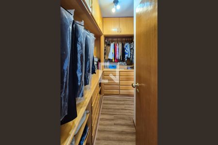 Apartamento à venda com 185m², 4 quartos e 3 vagasCloset da suíte