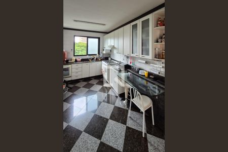 Apartamento à venda com 185m², 4 quartos e 3 vagasCozinha