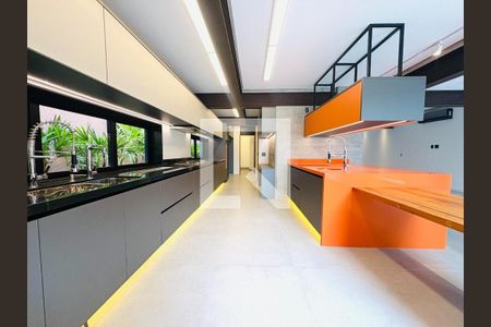 Casa à venda com 4 quartos, 460m² em Jardim Paulista, São Paulo