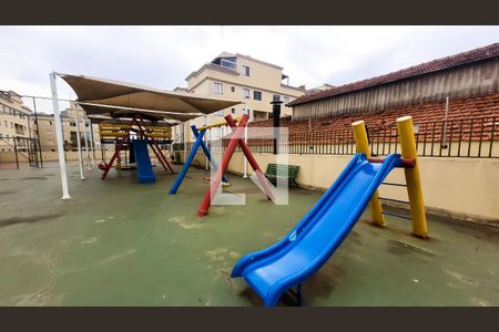 Apartamento à venda com 108m², 2 quartos e 2 vagas Apartamento à venda com 108m², 2 quartos e 2 vagasÁrea comum - Playground