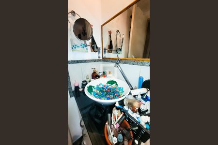 Apartamento à venda com 108m², 2 quartos e 2 vagas Apartamento à venda com 108m², 2 quartos e 2 vagasBanheiro