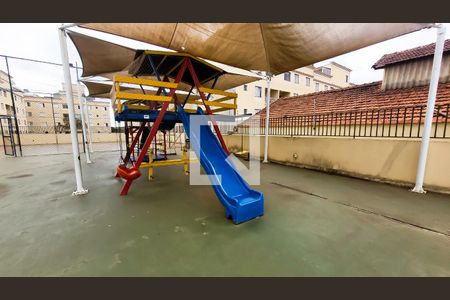 Apartamento à venda com 108m², 2 quartos e 2 vagas Apartamento à venda com 108m², 2 quartos e 2 vagasÁrea comum - Playground