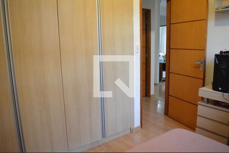 Casa de condomínio à venda com 160m², 3 quartos e 4 vagasQuarto 2