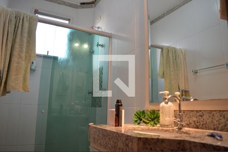 Casa de condomínio à venda com 160m², 3 quartos e 4 vagasBanheiro Social