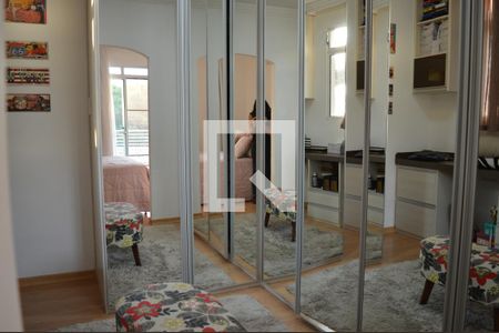 Casa de condomínio à venda com 160m², 3 quartos e 4 vagasCloset Suíte