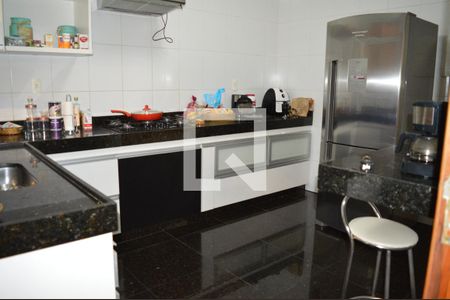 Casa de condomínio à venda com 160m², 3 quartos e 4 vagasCozinha