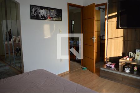 Casa de condomínio à venda com 160m², 3 quartos e 4 vagasSuíte