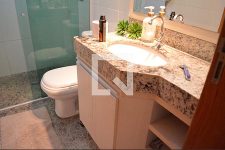 Casa de condomínio à venda com 160m², 3 quartos e 4 vagasBanheiro Social