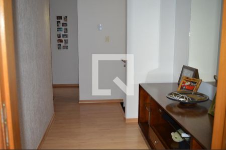 Casa de condomínio à venda com 160m², 3 quartos e 4 vagasCorredor