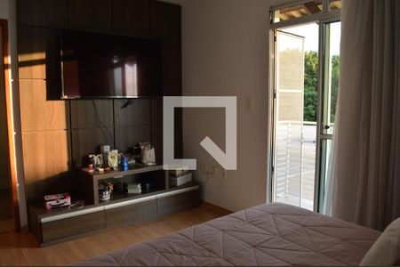 Casa de condomínio à venda com 160m², 3 quartos e 4 vagasSuíte