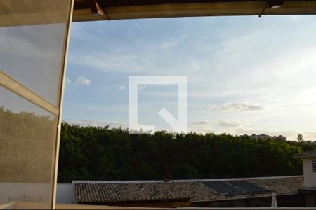 Casa de condomínio à venda com 160m², 3 quartos e 4 vagasVaranda da Suíte