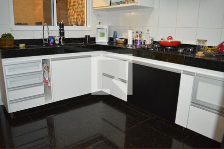 Casa de condomínio à venda com 160m², 3 quartos e 4 vagasCozinha