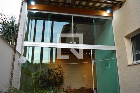 Casa de condomínio à venda com 160m², 3 quartos e 4 vagasÁrea gourmet