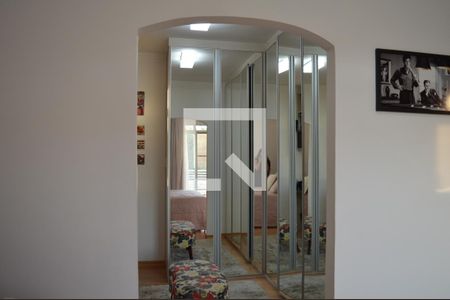 Casa de condomínio à venda com 160m², 3 quartos e 4 vagasCloset Suíte