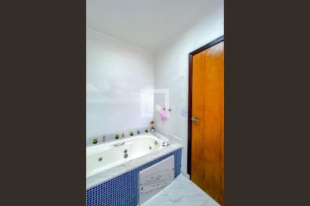 Casa à venda com 70m², 2 quartos e 2 vagasBanheiro da Suíte