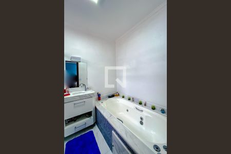 Casa à venda com 70m², 2 quartos e 2 vagasBanheiro da Suíte