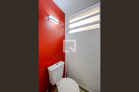 Casa à venda com 70m², 2 quartos e 2 vagasLavabo