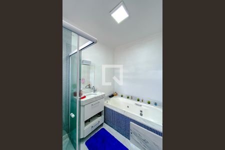 Casa à venda com 70m², 2 quartos e 2 vagasBanheiro da Suíte