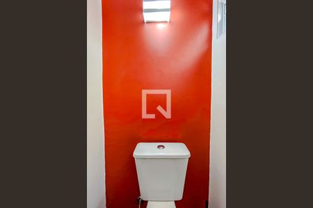 Casa à venda com 70m², 2 quartos e 2 vagasLavabo