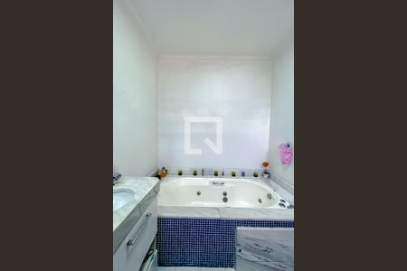 Casa à venda com 70m², 2 quartos e 2 vagasBanheiro da Suíte