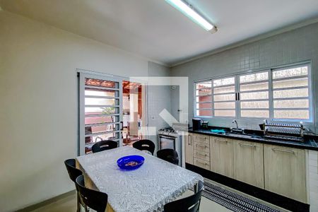 Casa à venda com 70m², 2 quartos e 2 vagasCozinha
