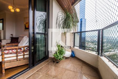 Apartamento à venda com 154m², 3 quartos e 2 vagasVaranda