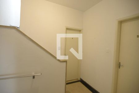 Casa à venda com 430m², 8 quartos e 5 vagasEscada