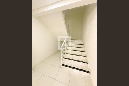 Apartamento para alugar com 65m², 2 quartos e 1 vagaEscada