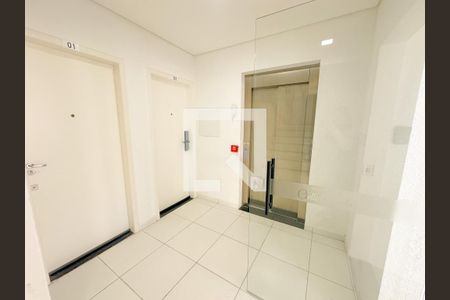 Apartamento para alugar com 65m², 2 quartos e 1 vagaHall de entrada