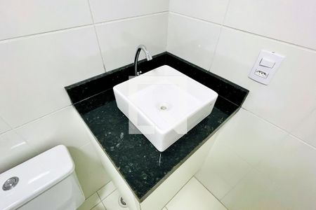 Banheiro de apartamento para alugar com 2 quartos, 43m² em Vila Itapegica, Guarulhos