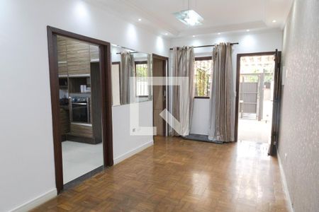 Casa à venda com 180m², 3 quartos e 2 vagasSala